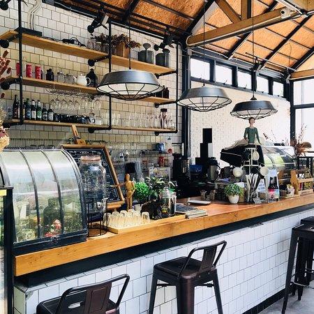 Thachang Hill Coffee and Cafe